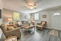 Charming Yadkin Valley Cottage w/ Deck & Yard - Wifi