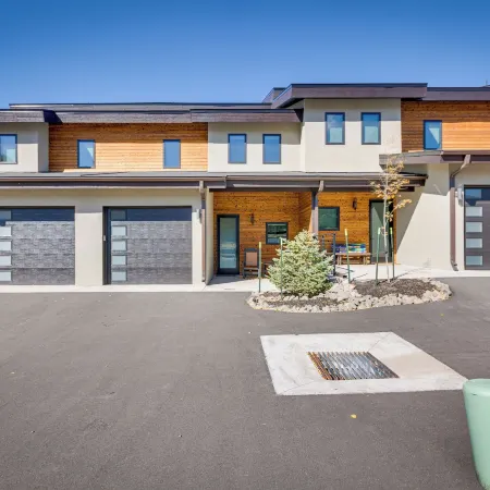 Angel Fire Home w/ Hot Tub < 1 Mi to Ski Slopes!