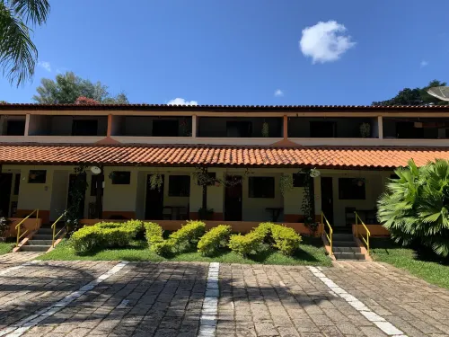 Pousada Vale da Montanha - parking