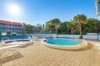 Pelican Cove Condo at Bradenton Beach w/ Pool! - Beach
