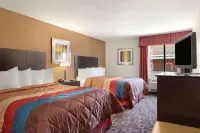 Sky Tree Hotels فنادق في تولسا