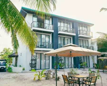 Chak’z 1964 Beach Hotels in Dharavandhoo Island