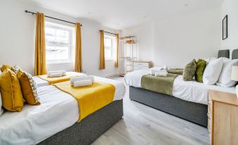 Modern Town Center Apartments Aldershot