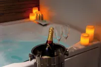 1850 Hotel Boutique - Hot Tub