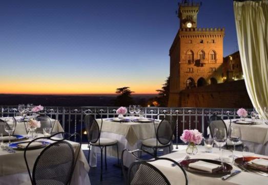 2. 호텔 티타노..