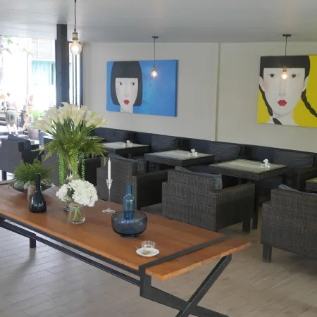 Paragon Inn