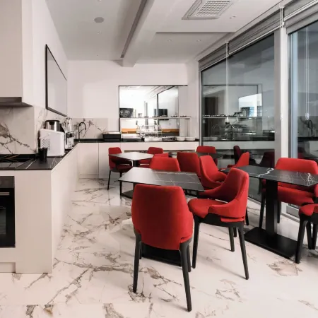 G Star Hotel