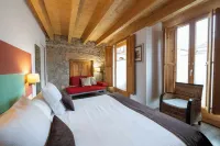 Hotel la Freixera Hotels in Lladurs