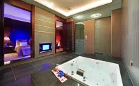 Blue Coast Spa Motel Hotel di Keelung