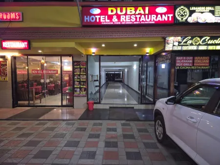 Dubai Hotel & Restaurant Kumarakom Отели в г. Кумараком