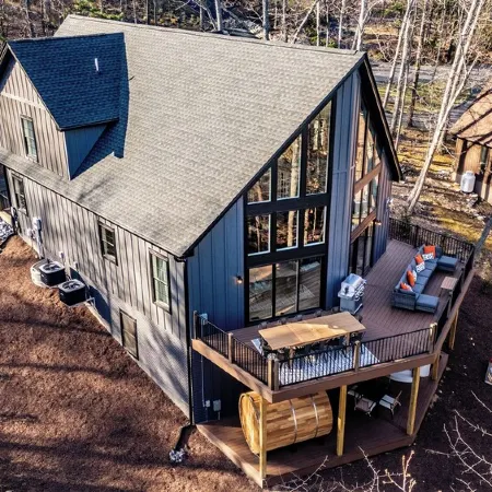 Wanderlust Villa – Spacious Mt cabin w/ Game room, Hot tub and Karaoke nights !
