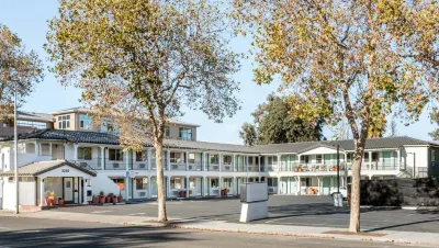 Palo Alto Lodge Hotel in zona Charlotte Tilbury - Sephora Stanford