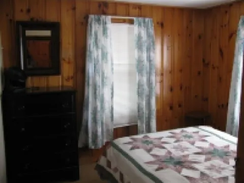 Maine Lakefront Cottage Rental with Sandy Beach