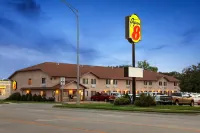 Super 8 by Wyndham Concordia Hôtels à : 