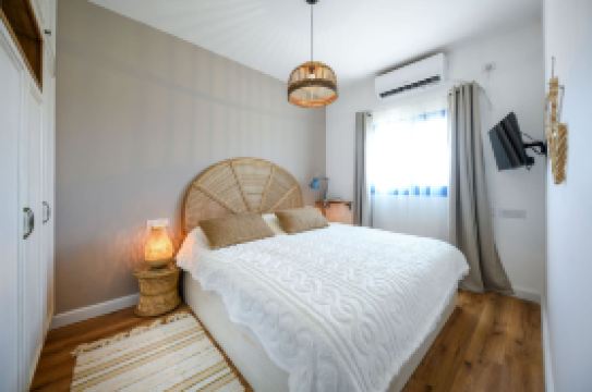 Authentic Beachfront Apartment