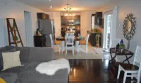POOL HOME - SUN & BEACH-5-BED 3-BATH-COME RELAX AND ENJOY PALM COAST !!!