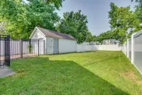 Charming Springfield Home 2 Mi to Downtown