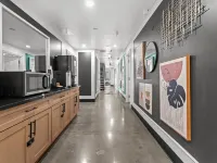 Le Bon Hotel Hollywood Hotels near Universal City