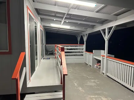 Enjoyable cottage with free private parking in charming Pāhoa Отели рядом с достопримечательностью «Halepalaoa Beach»