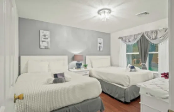 Birch Hollow by AvantStay Cozy Poconos Home w Fireplace, Soaking Tub & Kids Play Area