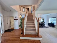 Swim Spa + Hot Tub, Private backyard, 6 Bedrooms