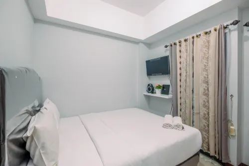 Comfort 1Br At Royal Heights Apartment