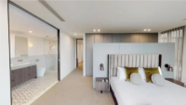 Luxury Penthouse with Astonishing Bay and City Views