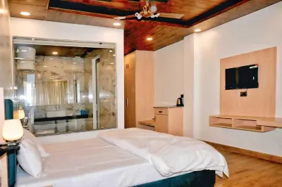 Oak Mounts Hotels in 
