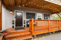 6bd 3ba large gathering home, close to YMCA and 5 miles to Downtown Duluth Hotels in Hermantown