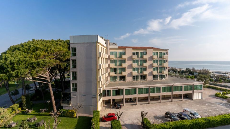 Hotel Balance