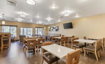 Best Western Plus Riverfront Hotel and Suites