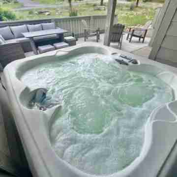 Hot Tub, King Beds, Mountain Views on Balcony & Patio Fitness & Recreational Facilities