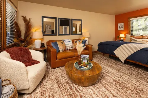 Lake Tahoe Beach Getaway- steps from the Lake! Cozy studio at Franciscan Lodge. Hoteles en Tahoe Vista