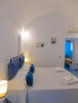 The Rose Garden: Your Piece of Amalfi - Just 5 Steps in!