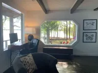 Lake house, amazing view, hot tub