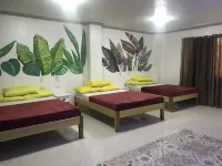 Maru's Beachfront Rooms Hotels in Mamburao