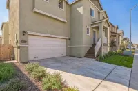 Brand new house, located of I-4, with easy access to the Valley and the Bay. Hotels near University of the Pacific