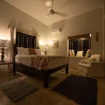 Sea Urchin | Lush Garden Villa steps from the beach of your dreams Hotels in 