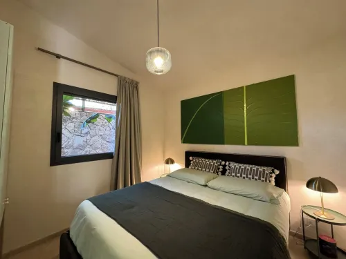 Dependance Armonia, with garden and jacuzzi just 100 meters from the sea