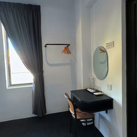 Quee Hotel Отели рядом с достопримечательностью «Конгресс-центр «33»»