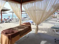 Ramada by Wyndham Beach Hotel Ajman - Merinäköala