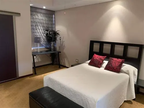 Family friendly,clean, spacious,modern,business desk,fast WiFi,secured,quite 마피켕 호텔