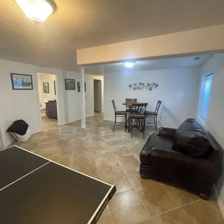 Spacious 5-bedroom house with WiFi, AC in charming Arvada