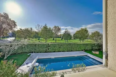 A haven of peace in the heart of Orange