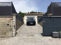 Private villa with private pool Hotels in Pennautier