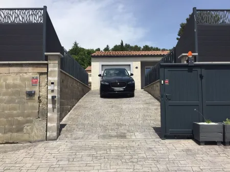 Private villa with private pool Отели рядом с достопримечательностью «Castle Auzias»