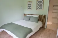 The Green Escape - Cozy & Chill Hotels in Brunoy