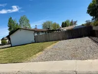 Spacious 4-bedroom, pet friendly, outdoor games, fire pit in charming Fruita Hotels in Fruita