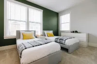 Hot Tub, Game Room and Rooftop Deck Retreat - Spectacular Escape