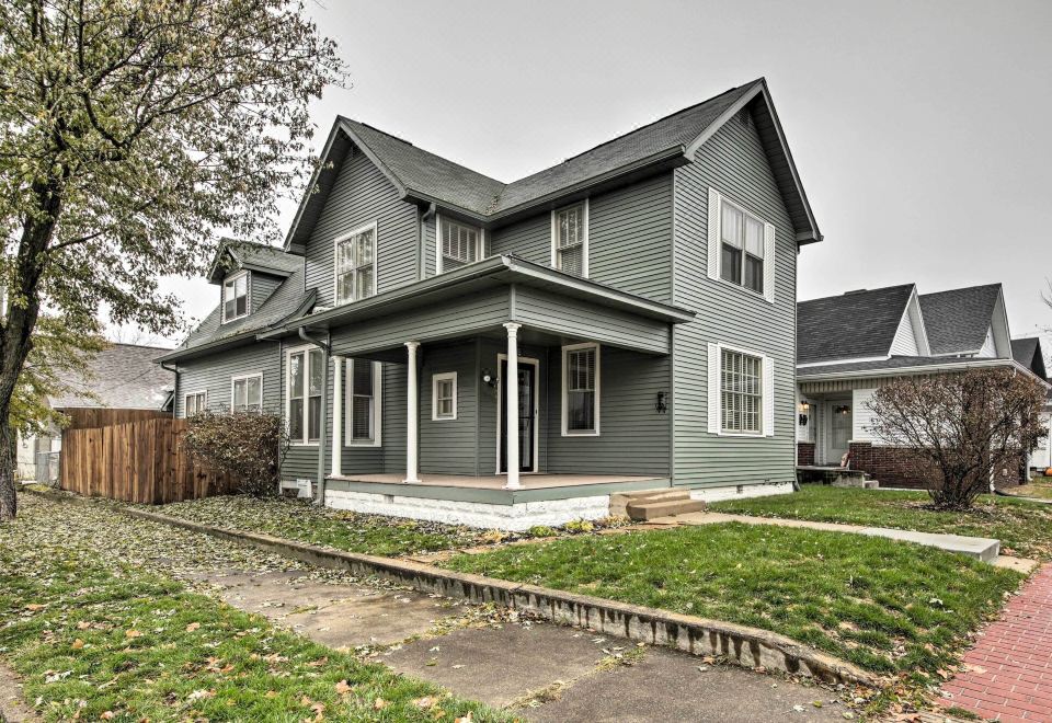 Historic Noblesville Home Walk to Downtown Shops! - Housity